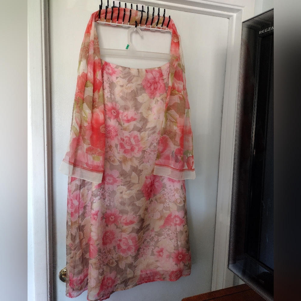 Woman's Dress Barn Floral Skirt & Scarf